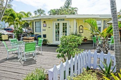 Best Anna Maria Island Hotels   Xhaleys Motel And Resort In Anna Maria Island .pagespeed.ic.iJsDCFvlKP 